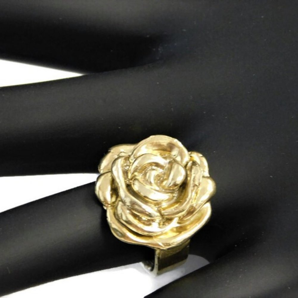 14k Solid Yellow Gold Medium Rose Ring!! - image 5